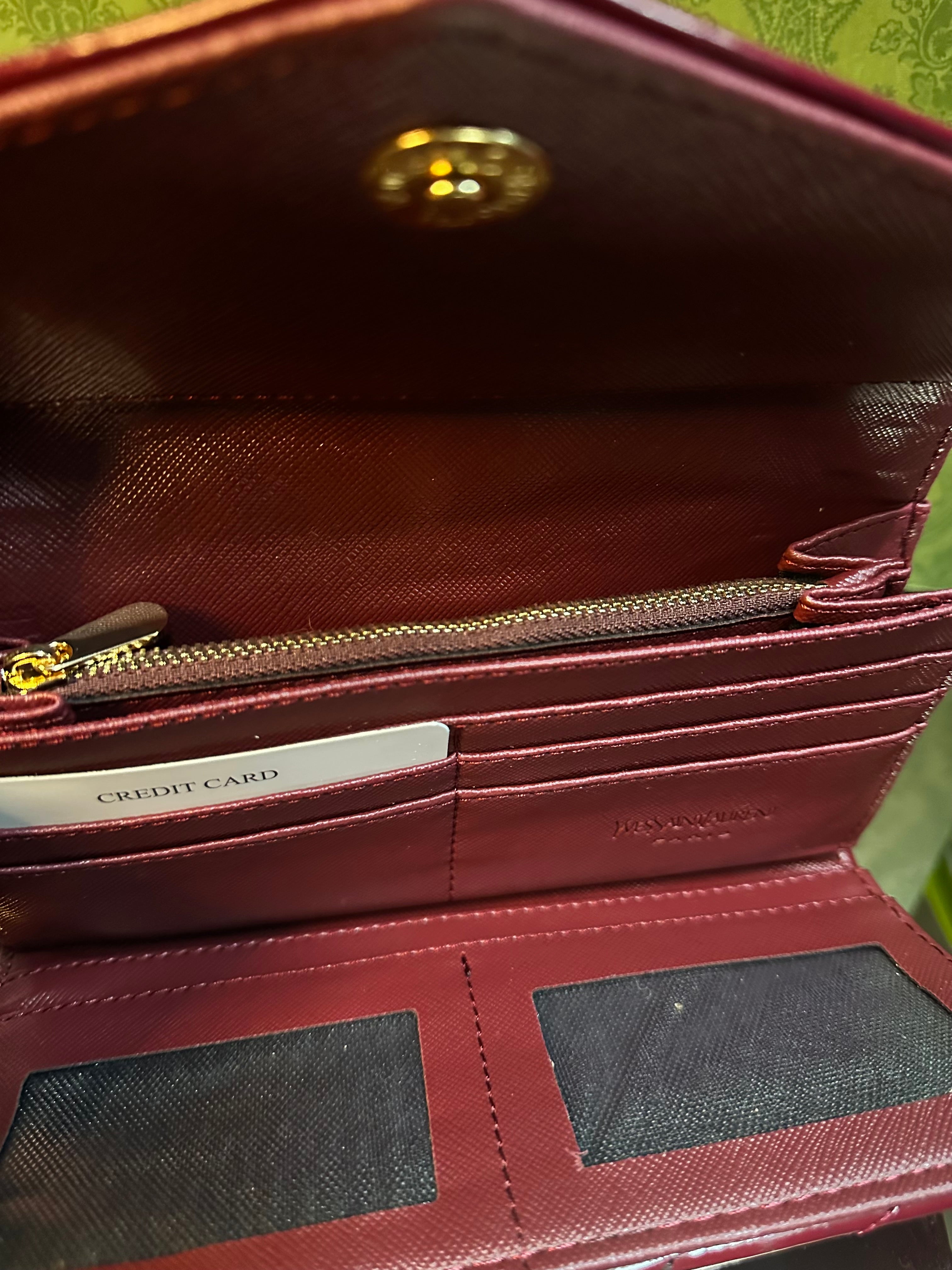 YSL Μπορντό λουστρίνι￼