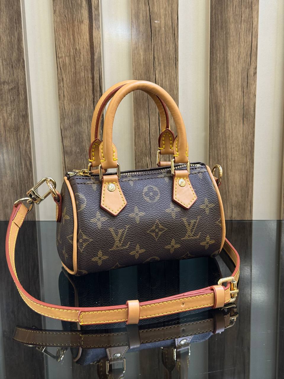 Louis Vuitton speedy nano