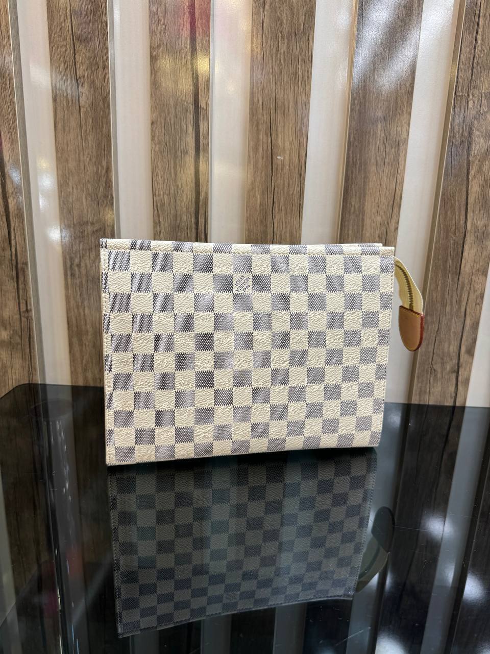 Louis Vuitton poche toilette