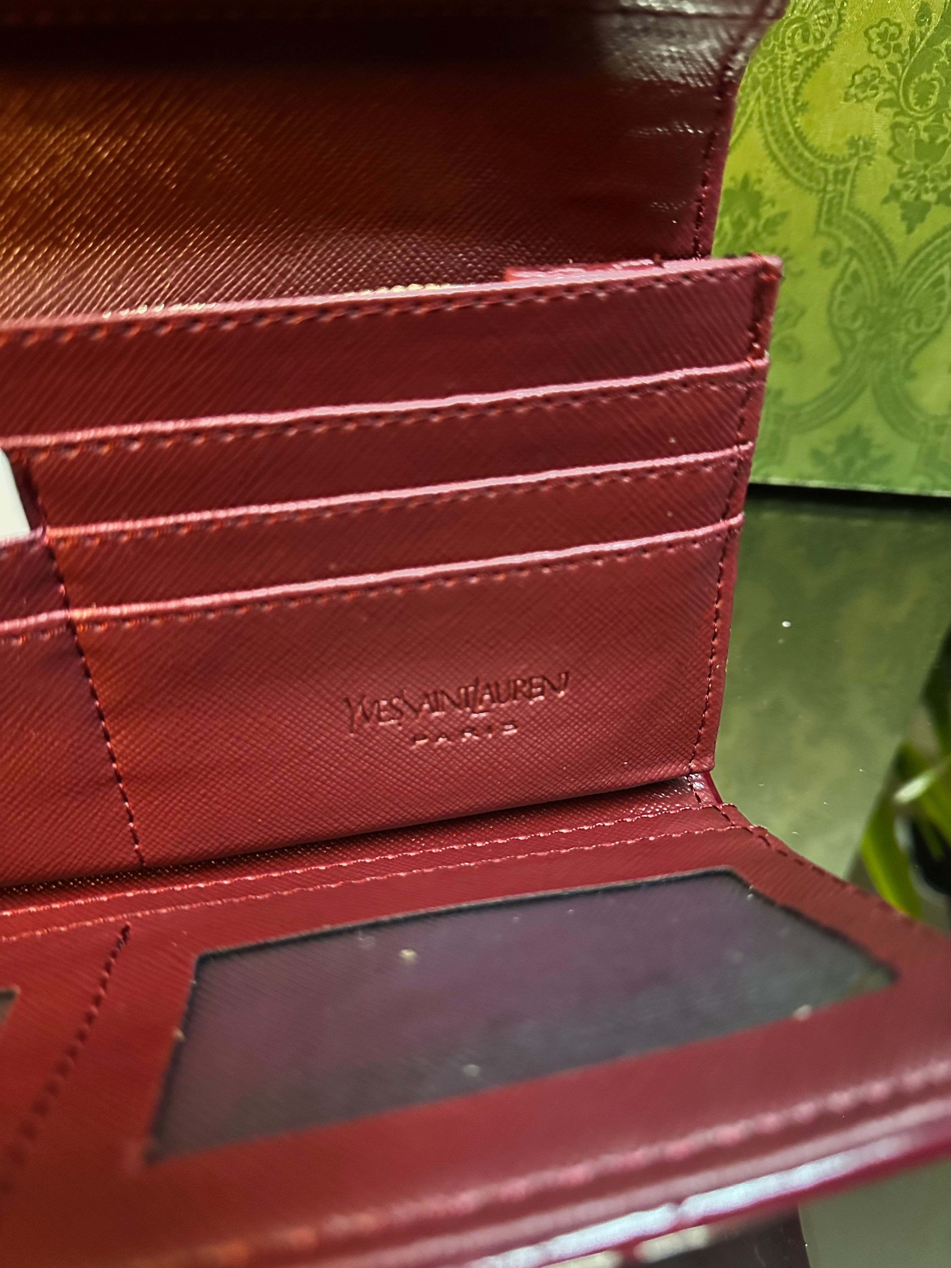 YSL Μπορντό λουστρίνι￼