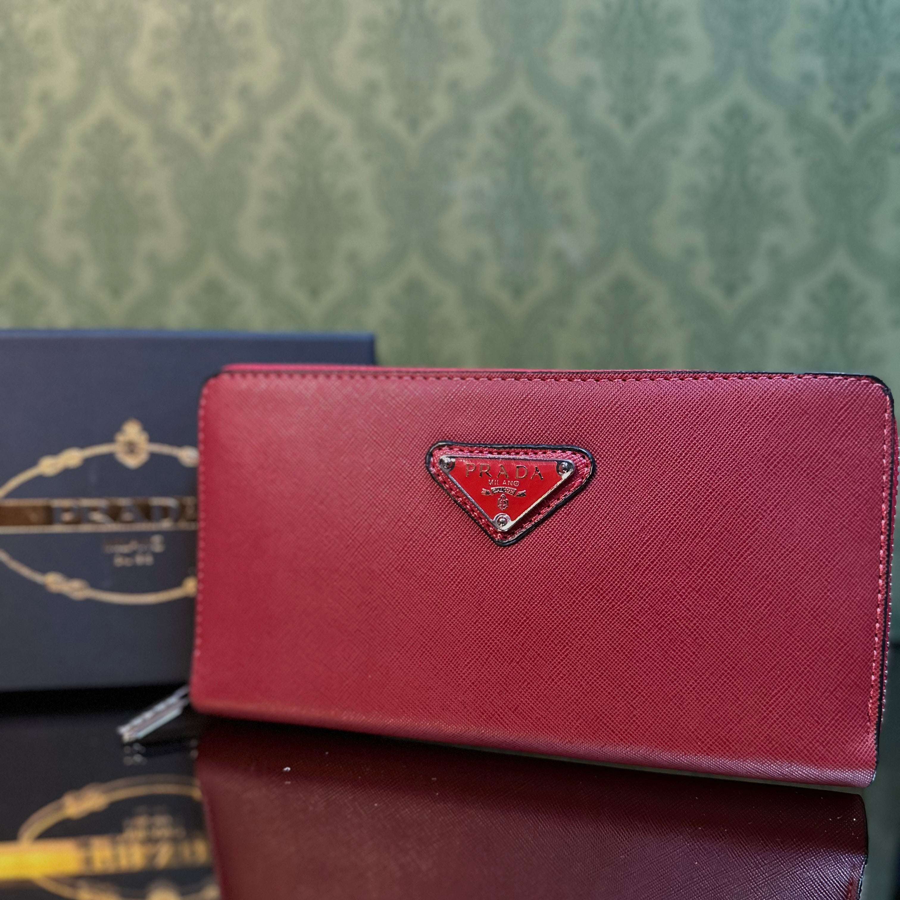 PRADA κόκκινο