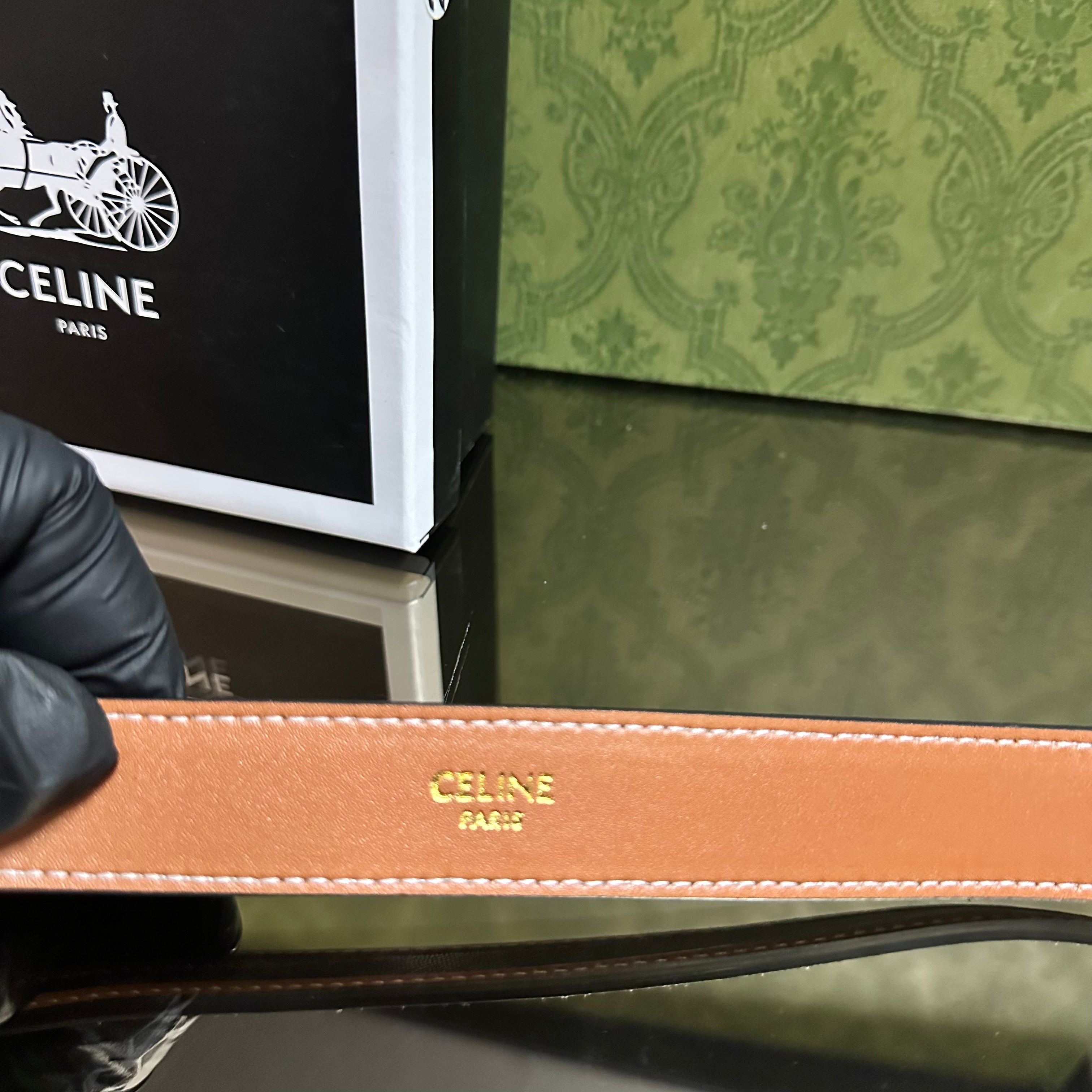 CELINE Δερμάτινη ζώνη ￼ ￼￼