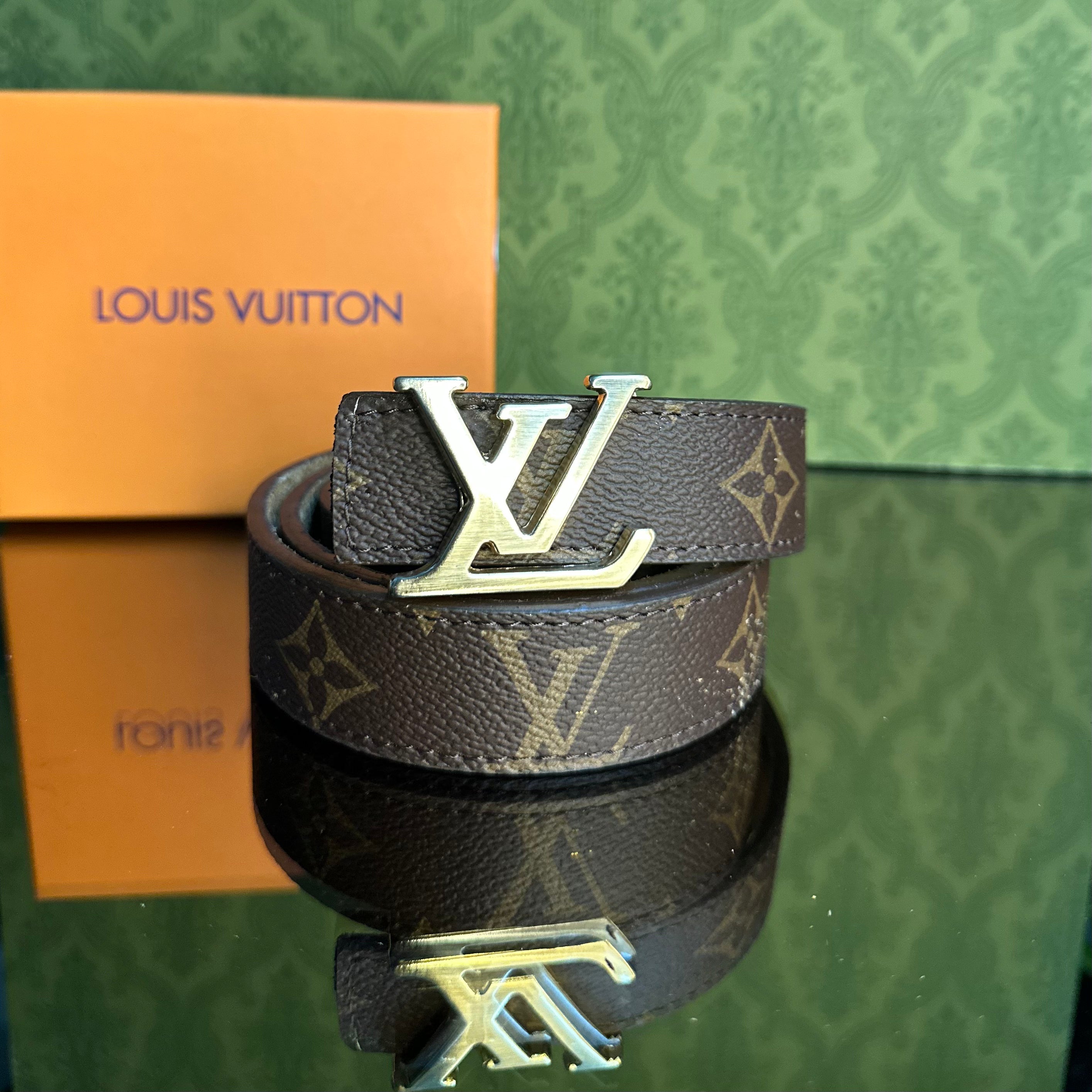 Louis Vuitton Δερμάτινη ζώνη￼