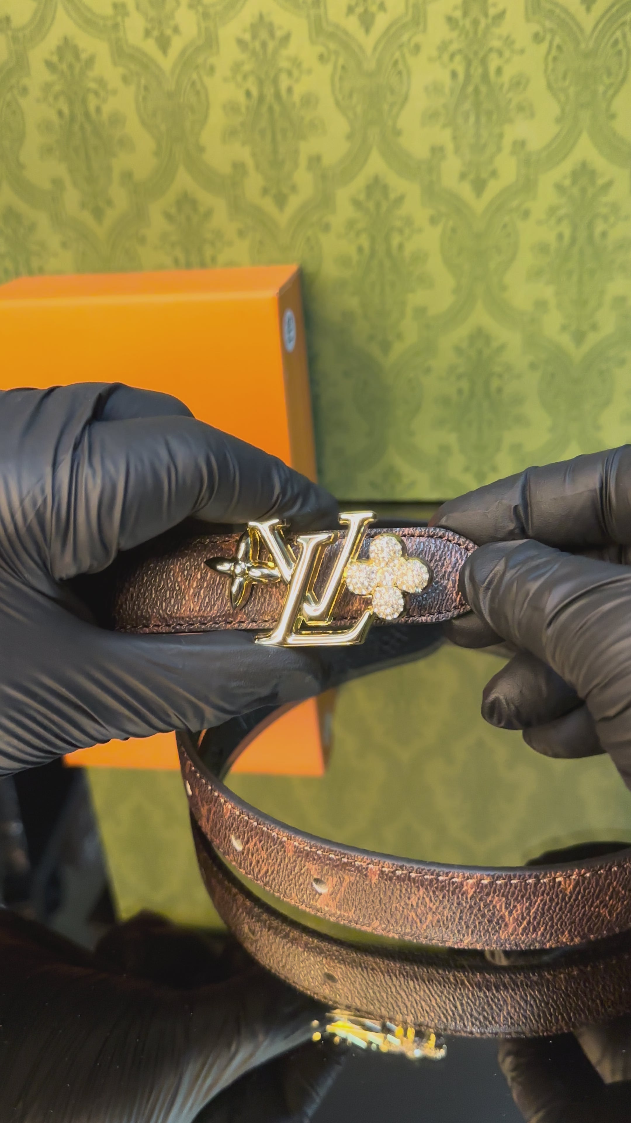￼ Louis Vuitton Δερμάτινη ζώνη διπλής όψεως καφέ και μαύρο￼